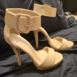 Nude Heels Size 6
