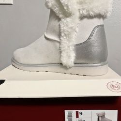 Women boots $35