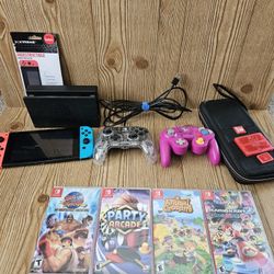 Nintendo Switch Lite W/games and Accessories 