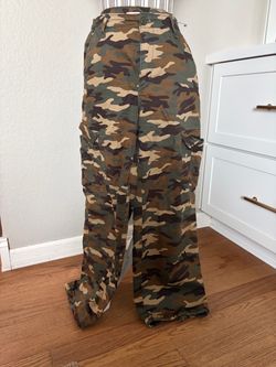 Levi’s baggy cargo camo pants wide leg