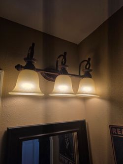 Bathroom light fixture