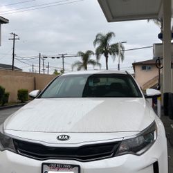 2017 KIA Optima