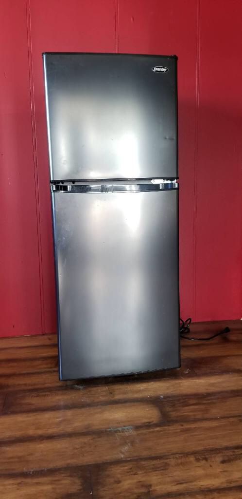 🔥🔥Hot sale on 4.7 cu.ft compact refrigerator