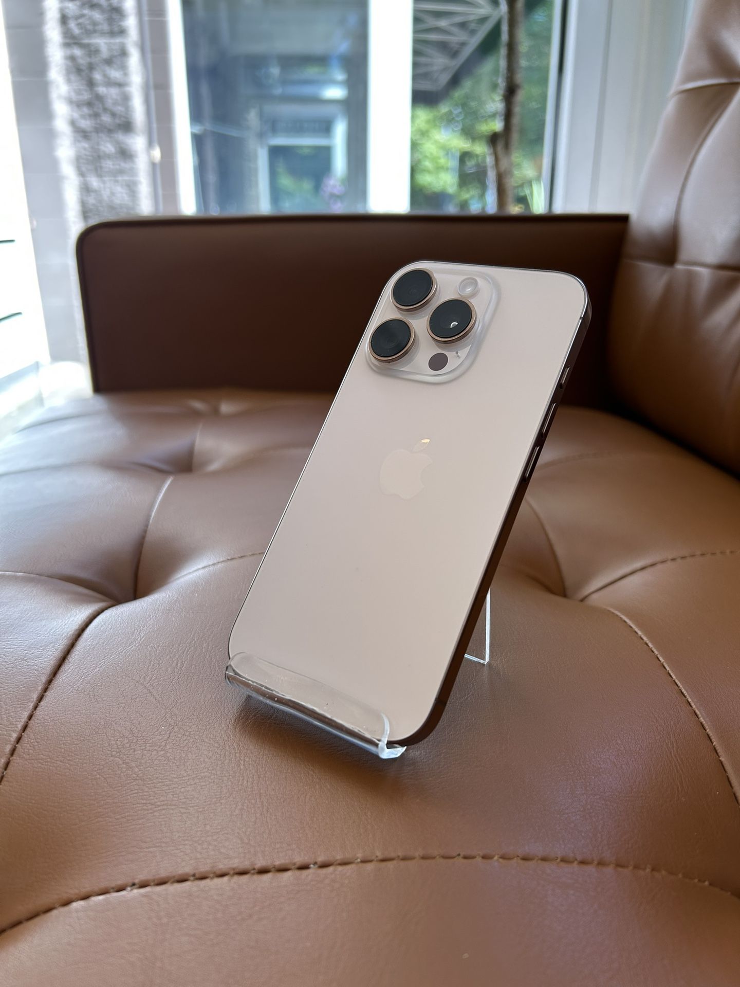 iPhone 16 Pro 256Gb Unlocked Desert Titanium
