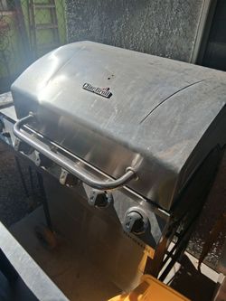 Char-Broil Performance Series 4-burner stainless steel propane gas grill.