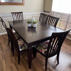 Dining table with 6 chairs