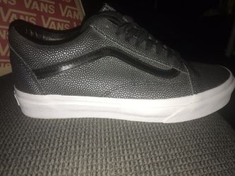 Brand new Vans woman’s size 8. Men’s 6.5