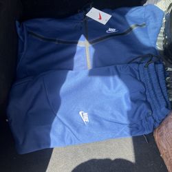 To all fathers I’m having a Father’s Day sale starting today all Nike sweatsuits sizes (s,m,l,xl,2x,3x) are $50 and all Cartier frames are $50 and Nik