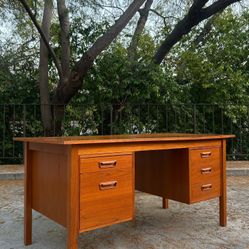 Vintage Danish Modern Mid Century Modern Teak 5 Drawer Partners Desk with Built in Bookcases