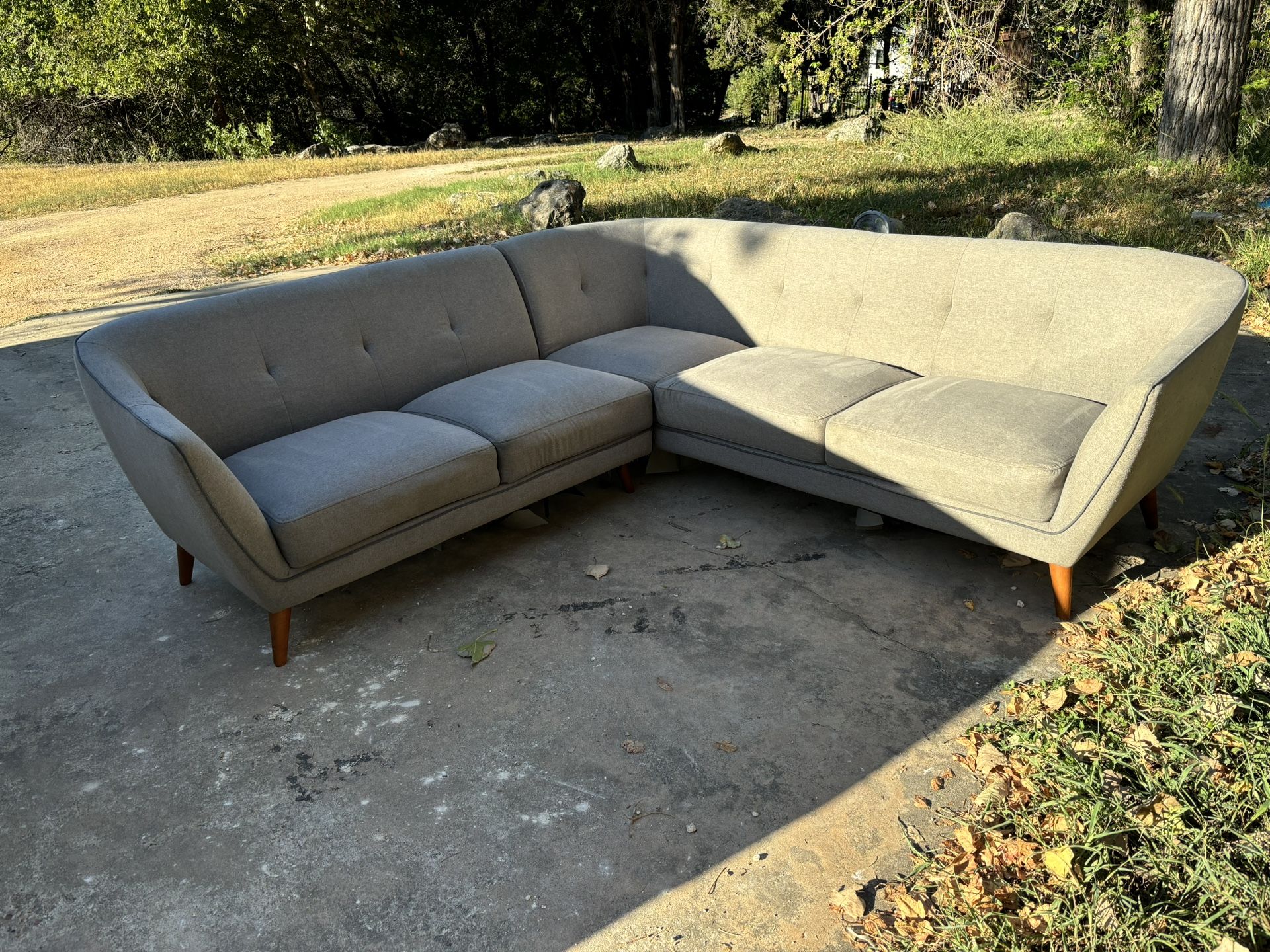 *FREE DELIVERY* MCM Gray Sectional