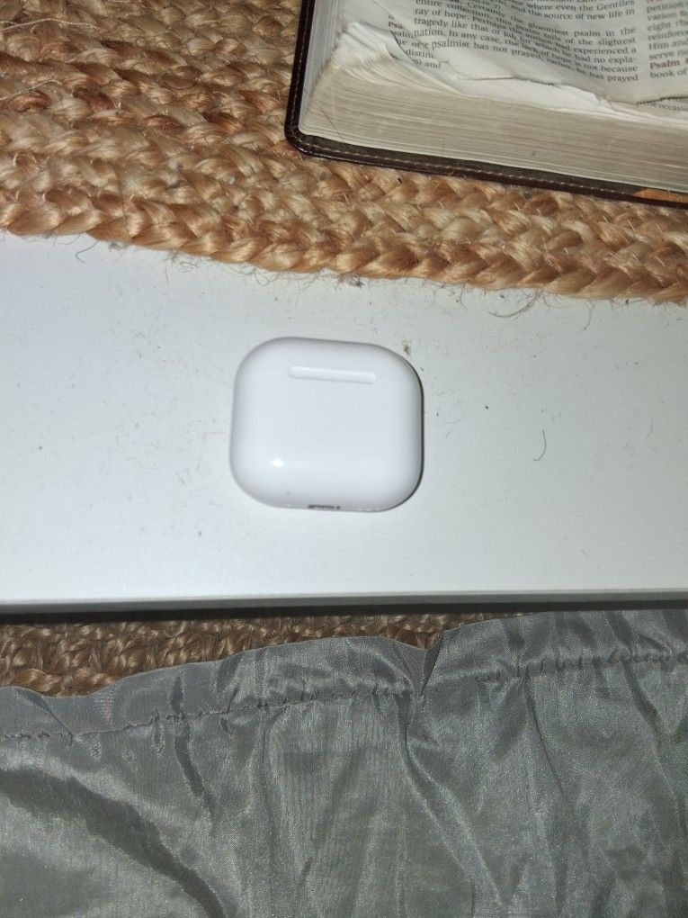 Airpods 4 With Active Noise Cancelation
