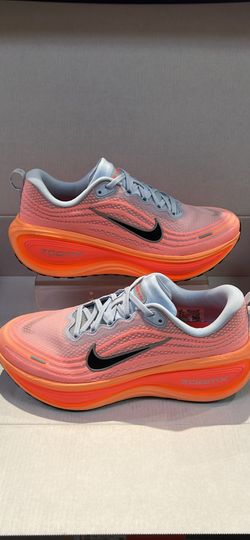 NIKE VOMERO PLUS ZOOMX “HYPER ORANGE”