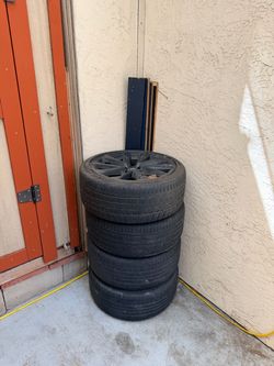 Toyota Corolla wheels and tires