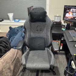 Secretlab Omega Gaming Chair