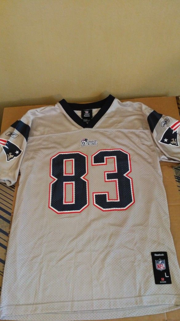PATRIOTS JERSEY SIZE LARGE YOUTH