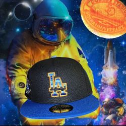 New Era Fitted 7 1/8, Side Patch ( NEW)