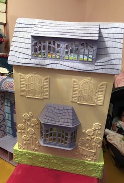 Kids mini dollhouse