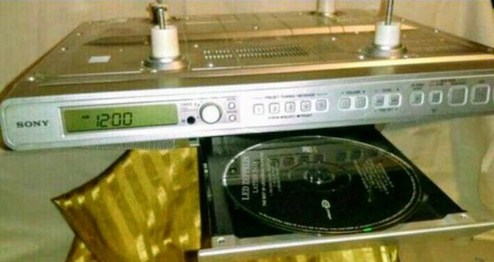 Sony under cabinet kitchen CD player / radio ICF-CD553RM