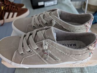 Blowfish Malibu Gray Canvas Sneakers size 9W