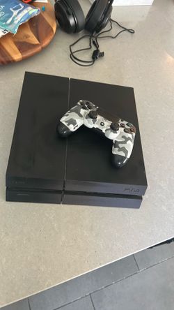 Slightly used PS4 | base is 90. Check prices in description