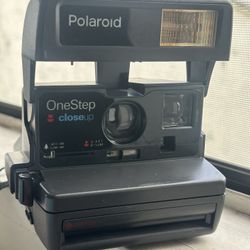 Vintage Polaroid One Step Close Up 600 Film Instant Camera w/ Strap - Works!