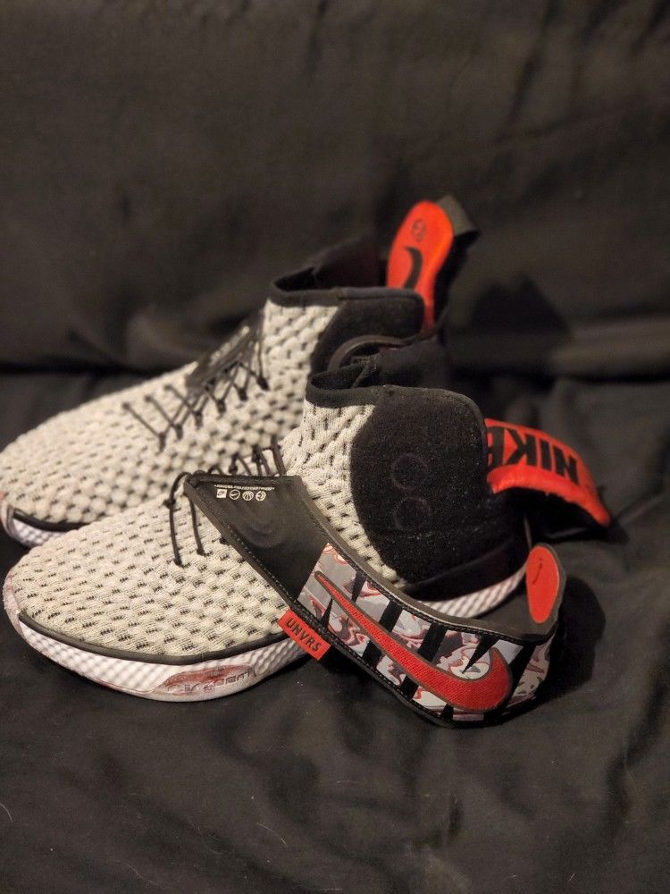 Nike Air Zoom UNVRS Flyease