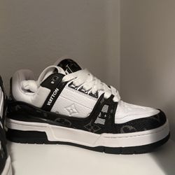 Lv Shoes Black And White Size 6 Men's Slightly Used NO BOX! for Sale in  Miami, FL - OfferUp