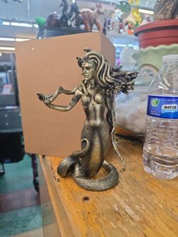 Medusa,statue