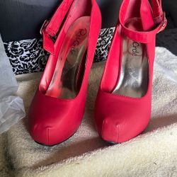 Red Heel Size 9 (new)