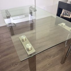 Glass Dining Table (city Furtinure) 