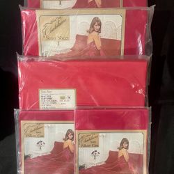 ❤️JUST IN TIME FOR VALENTINE’S DAY❤️Vintage Chatelaine Satin Bedding — Complete King Set (All Sealed!) ✨