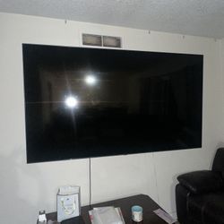 TV (85’ Samsung)