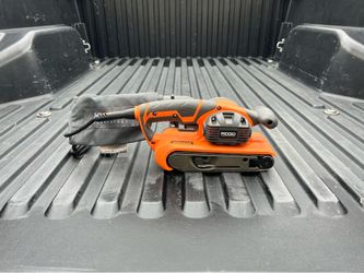 NEW RIDGID 6.5 Amp Corded 3 in.W x 18 in.L Heavy-Duty Variable Speed Belt Sander w/AIRGUARD Technology