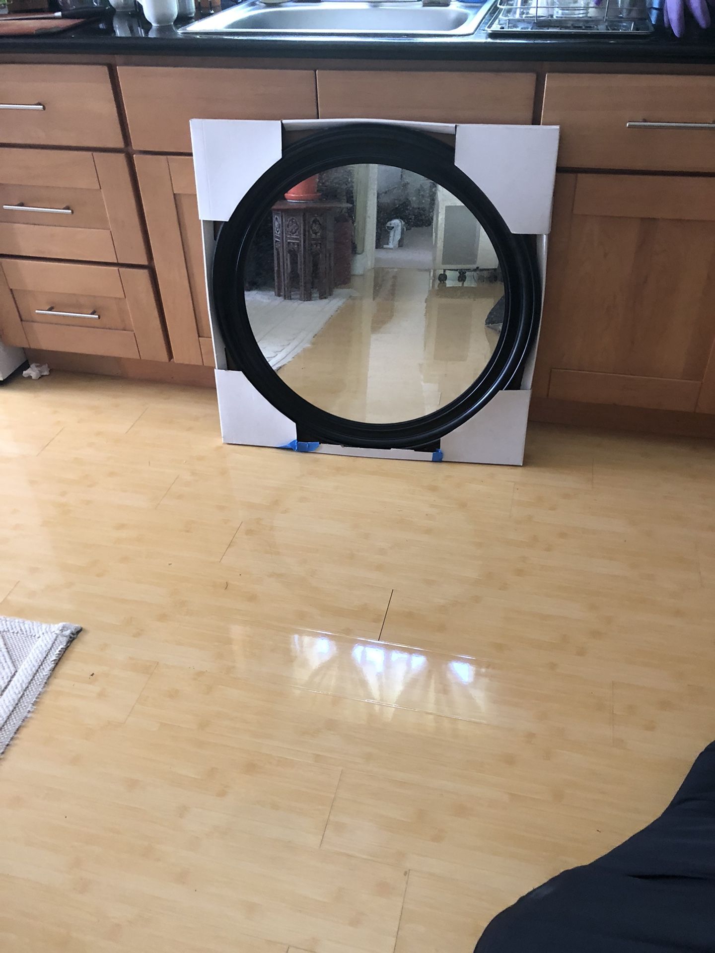 CIRCULAR MIRROR