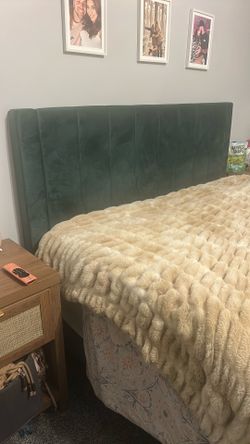 Queen Plateform Bed Frame And Headboard