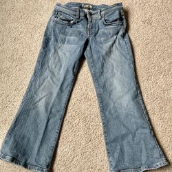 Women’s/Juniors Refufe Capris