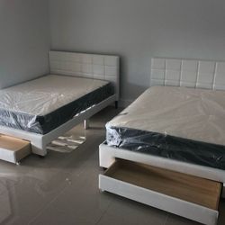 NEW BED FRAME FULL Or QUEEN SIZE WITH MATTRESS AND BOX SPRING 