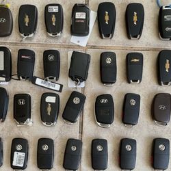 Car Keys/ Llaves De Carro/ Key Fobs/ Auto Keys
