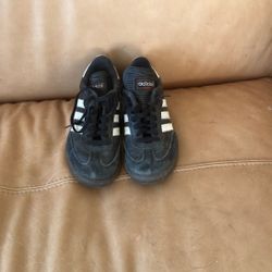 Size 7 Black Nike Sambas
