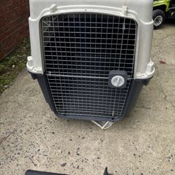 Plastic Animal Travel Crate 