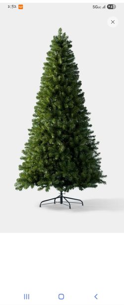 Christmas Tree - prelit
