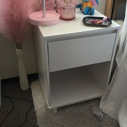 White Night Stand With Drawer 