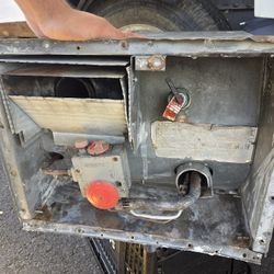 For sale is my Bowen water heater, model R77642. I offer a 24-hour money-back guarantee.