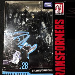Studio Series 28 Barricade