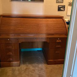 Classic Oak Rolltop Desk