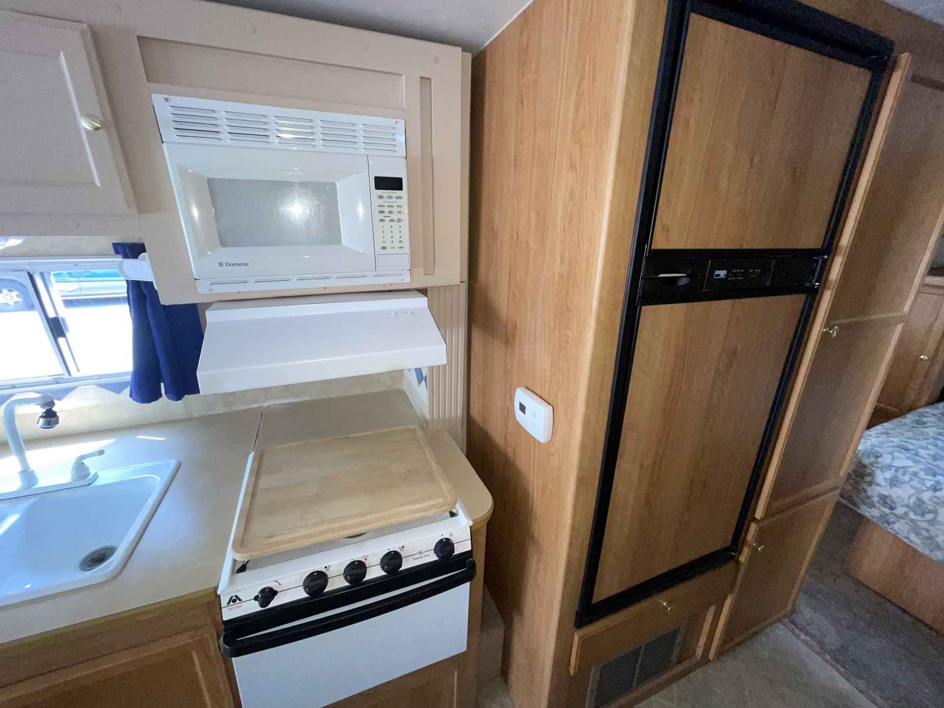 2006 Jayco jay feather ultralight travel trailer slide out double door