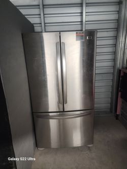 Refrigerator for sale!!!!!