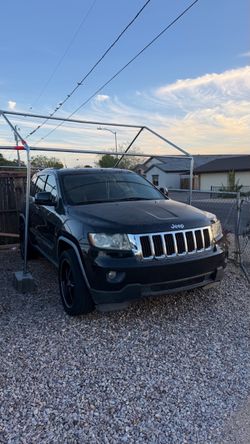 2011 Jeep Grand Cherokee Laredo 5.7 HEMI