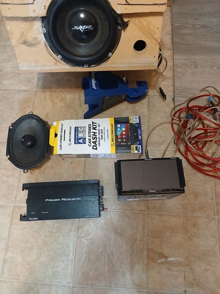 Pioneer Touchscreen Car Stereo System