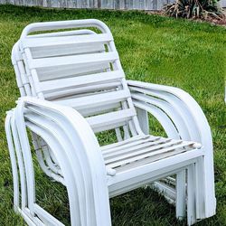 4 aluminum stackable matching chairs. MUST PICKUP TINLEY PARK 